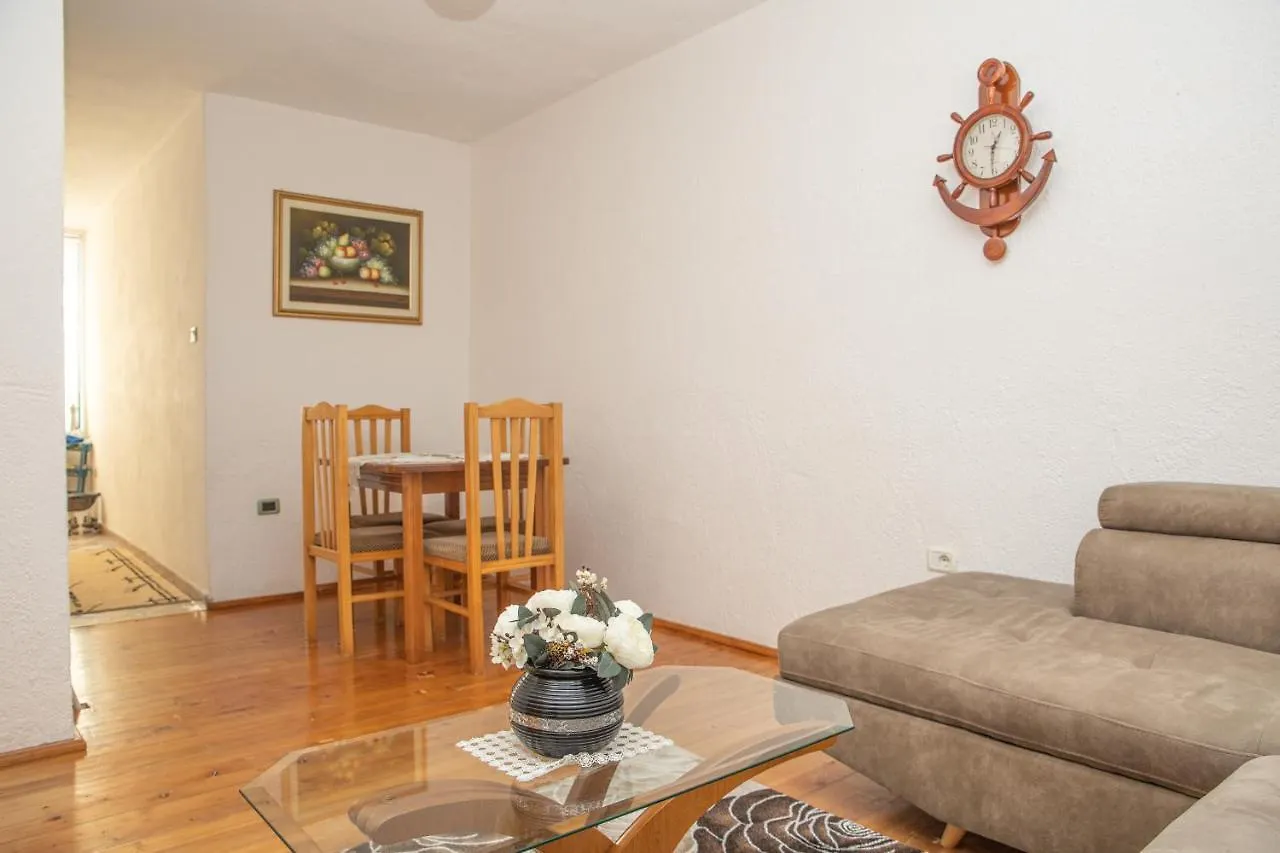 Ada'S Home Pogradec Apartment